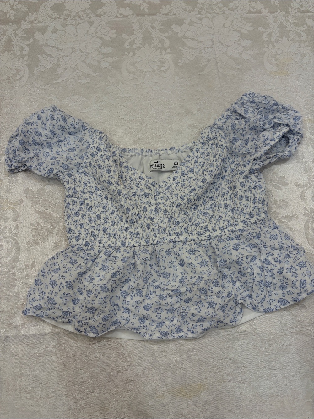 Hollister Floral Blue Puff-Sleeve Crop Top